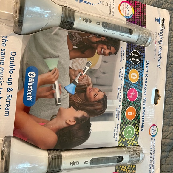 Duet Karaoke Microphone, 2 wireless Microphones & Bluetooth Speakers.Gray. - Picture 4 of 7